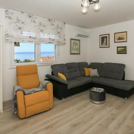 With A Parking Space Kastel Gomilica, - 20245 Apartment