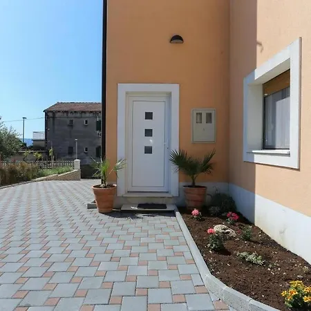 Apartment With A Parking Space Kastel Gomilica, - 20245 *