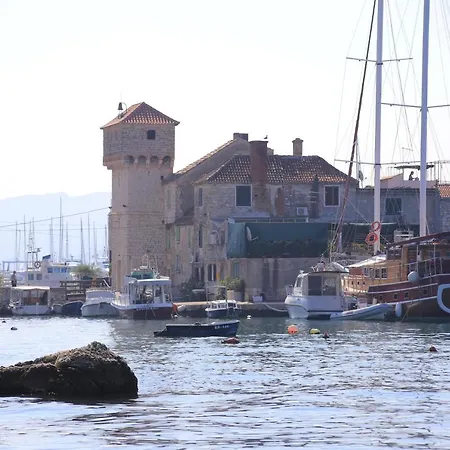 Apartment With A Parking Space Kastel Gomilica, - 20245 *
