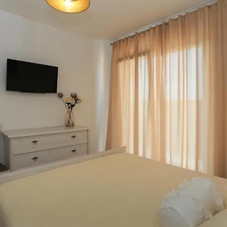 With A Parking Space Kastel Gomilica, - 20245 Apartment *